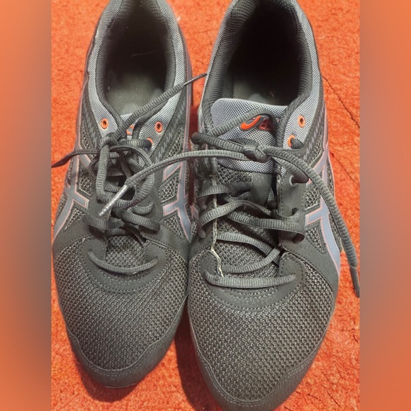 Asics Black and Red Athletic Shoes for Performance - Picture 3 of 9